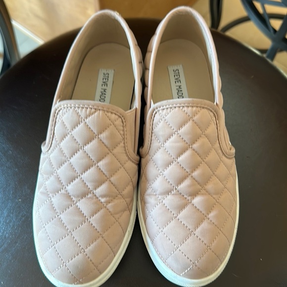 Steve Madden Women’s Quilted Pink Slip on Sneakers - Picture 2 of 7